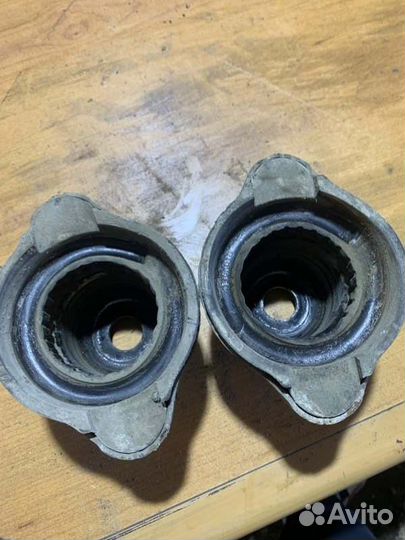 Опора амортизатора задняя правая Mitsubishi Lancer