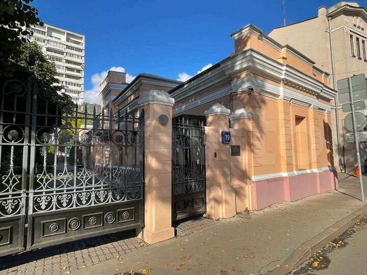 Реконструированный особняк класса А, 482 м²