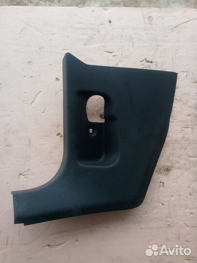 Обшивка стойки передней левой Volkswagen Passat 6