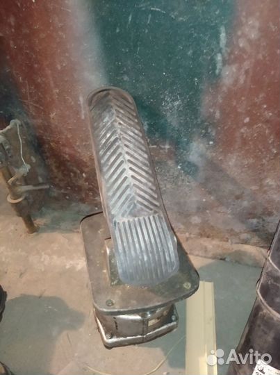 Педаль газа