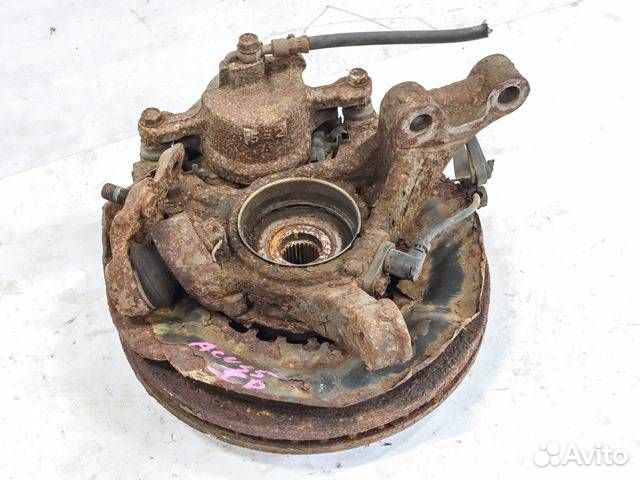 Кулак поворотный правый Toyota Camry