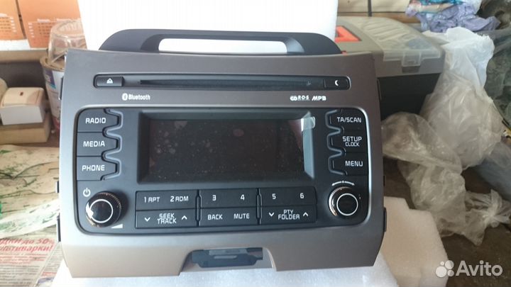 Штатное головное устройство на Kia Sportage 3