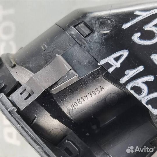 Дефлектор воздуха левый VW Tiguan 2007-2011