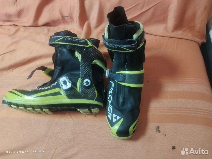 Горнолыжные ботинки 42