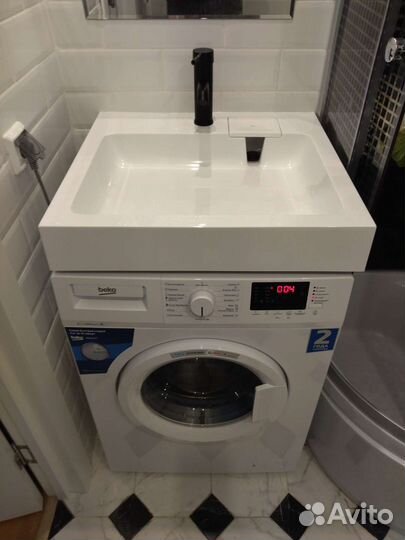 Сантехник, установка раковины