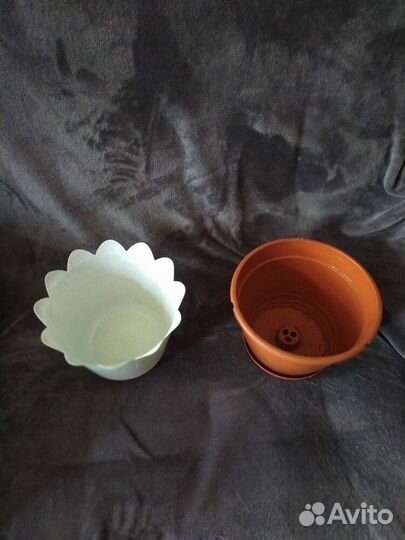 Горшки б/у для цветов