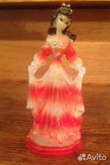 Антикварная статуэтка