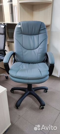 Офисное кресло