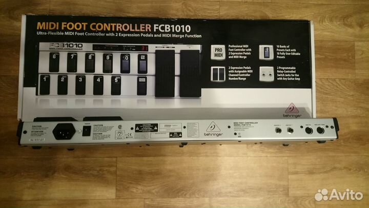 Behringer FCB1010 Миди-контроллер