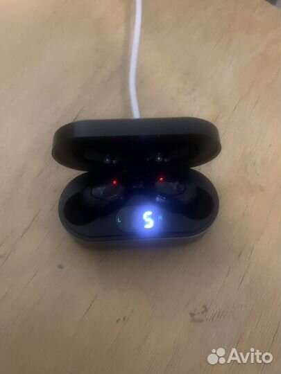 Беспроводные наушники