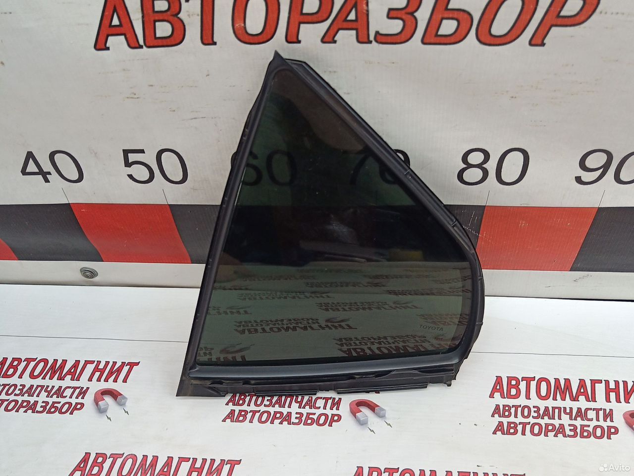 Форточка двери задней левой Toyota Camry 70