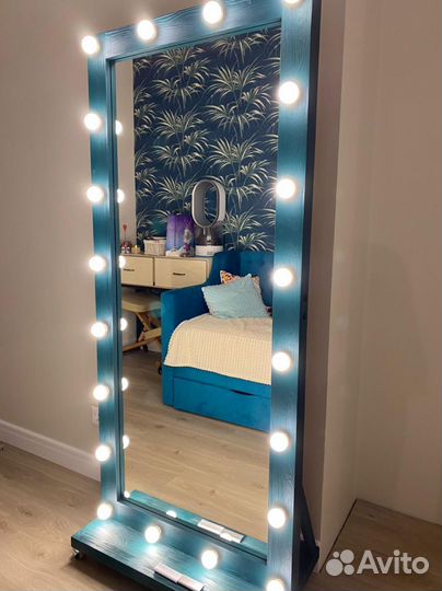 Зеркало напольное