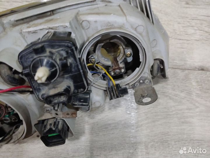 Передние фары на киа спектра б/у