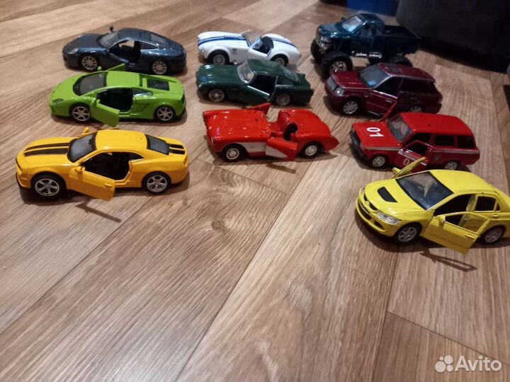 Лот моделелек машин на запчасти или восстановление