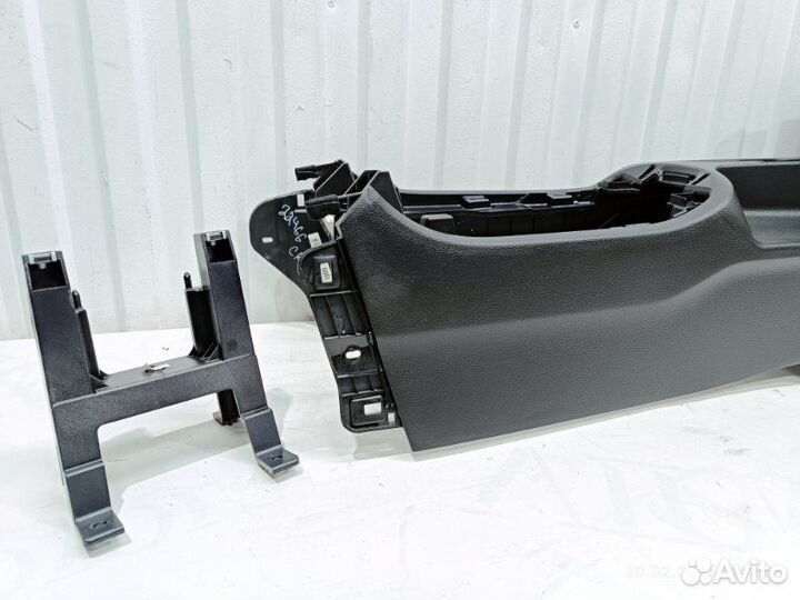 Центральная консоль подлокотник Kia Seltos SP2