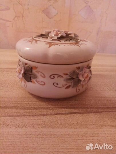 Шкатулка, фарфор