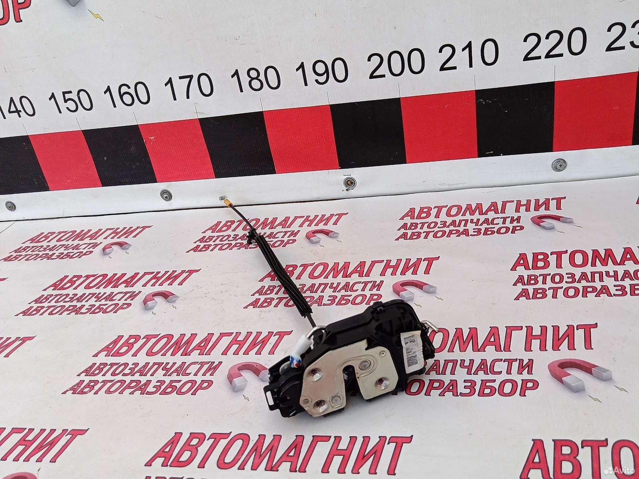 Замок двери задней левой Джили Кулрей SX11