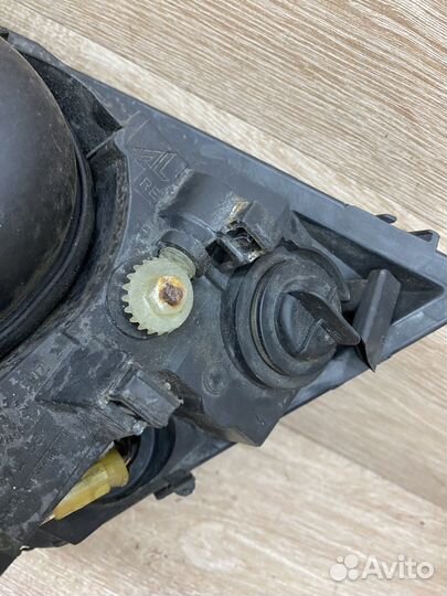 Фара передняя правая Ford Mondeo 3 143119