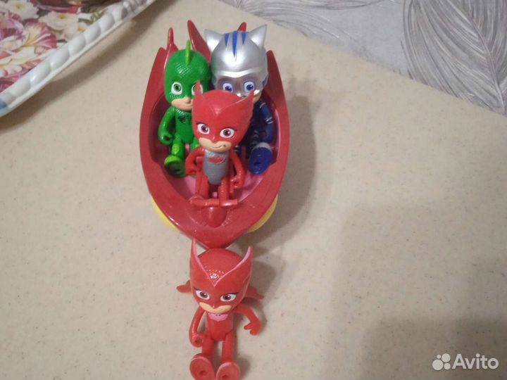 Герои в масках игрушки