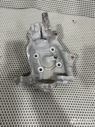 Передний правый кулак bmw e39