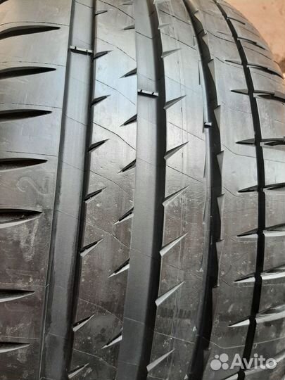 Michelin Pilot Sport 4 S 265/40 R22 106Y