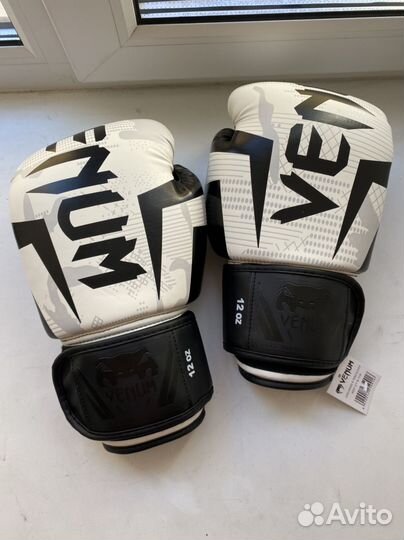 Боксерские перчатки 12 oz venum