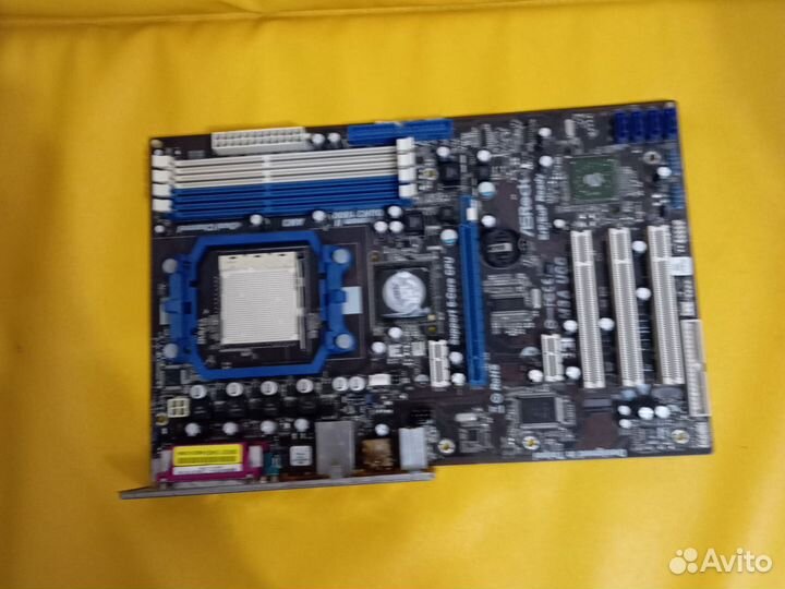 Материнская плата