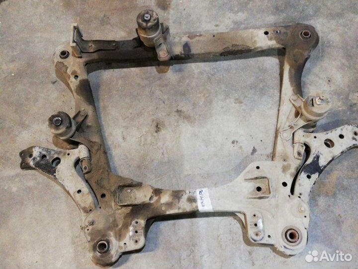 Подрамник Toyota Camry 30