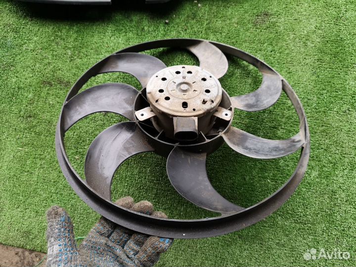 Вентилятор радиатора для Nissan Almera (G15) 13-18