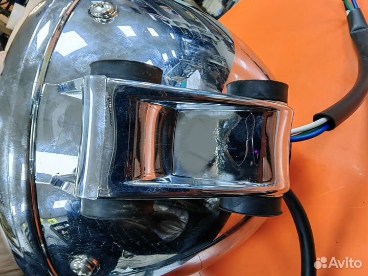 Фара центральная Garpia