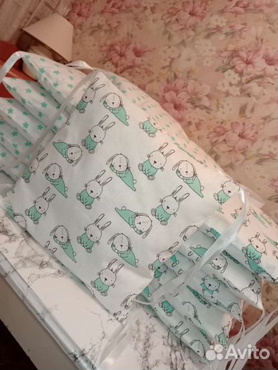 Бортики в кроватку