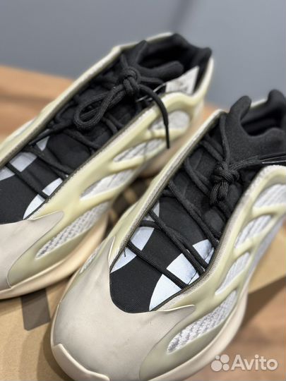 Кроссовки adidas yeezy boost 700