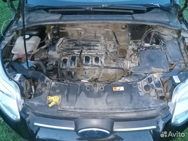 Ford Focus 1.6 МТ, 2012, битый, 170 000 км