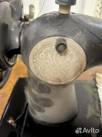 Швейная машинка,старинная швецная машинка