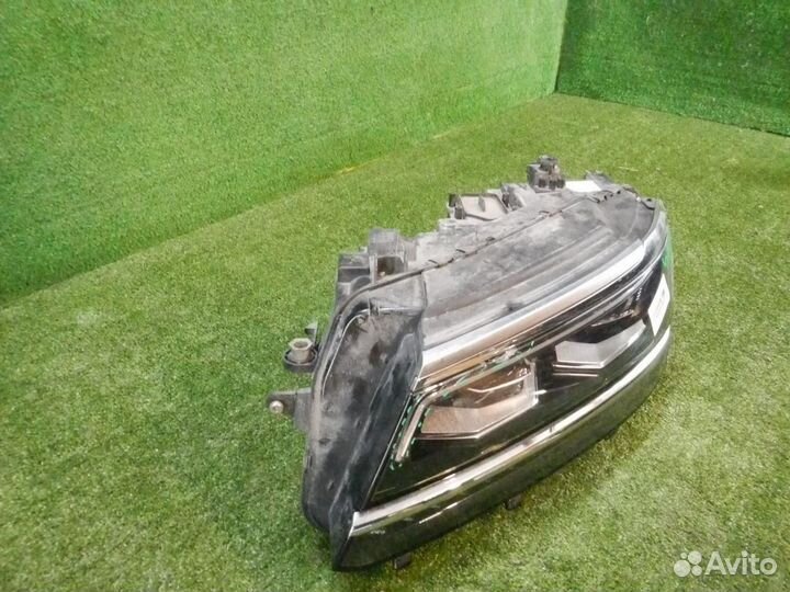 Фара левая Volkswagen Tiguan
