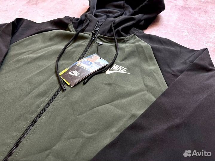 Спортивные костюмы Nike