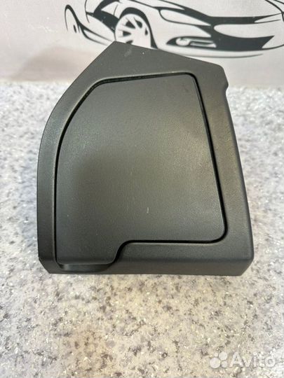 Подстаканник передний правый Nissan X-Trail T31