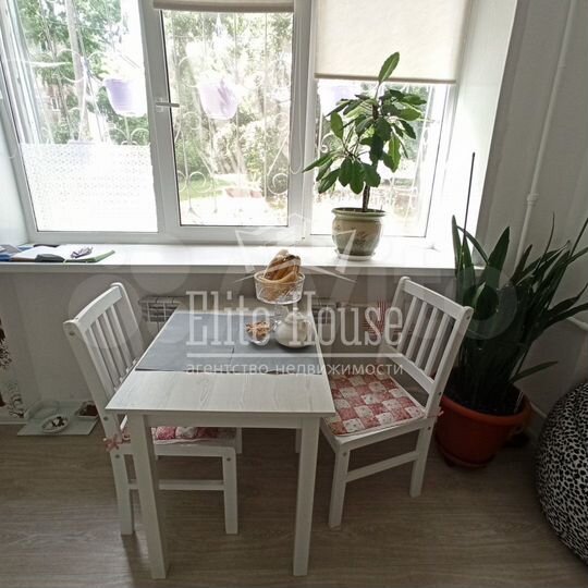 2-к. квартира, 55 м², 1/5 эт.