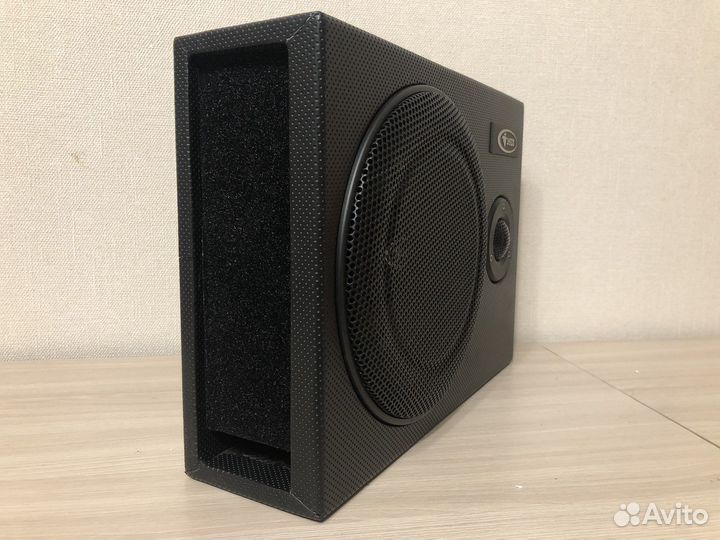 Активный сабвуфер под сиденье