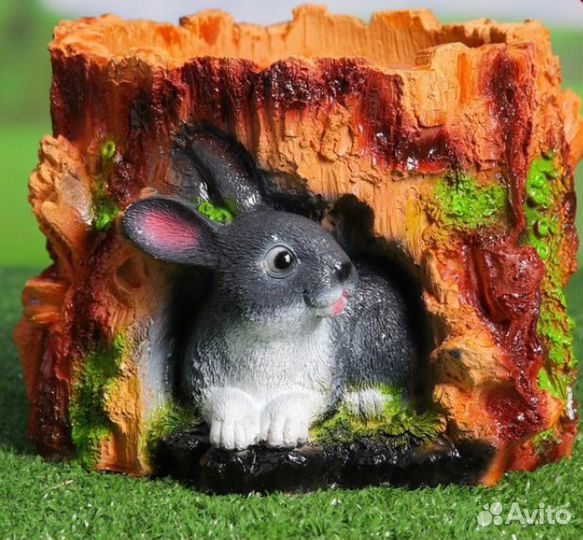 Кашпо «Заяц в пеньке»