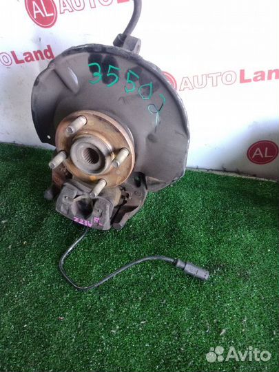 Ступица передняя левая Mitsubishi Colt Z23A