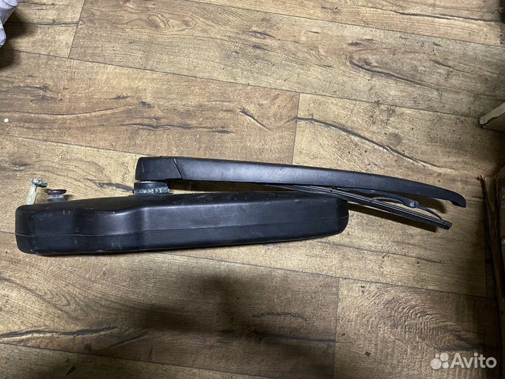 Трапеция задн. дворника в сборе с мотор. Hyundai