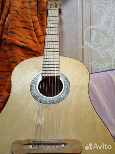 Акустическая гитара