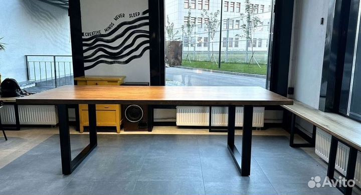 Стол. Мебель в стиле лофт