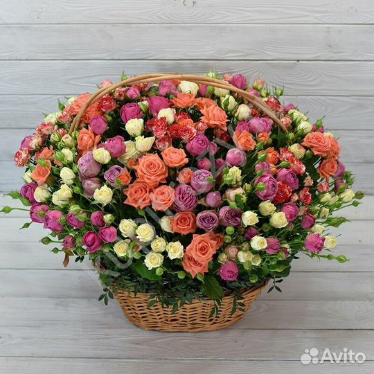 Кустовые розы букет