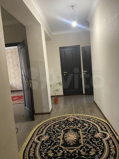 3-к. квартира, 80 м², 2/5 эт.
