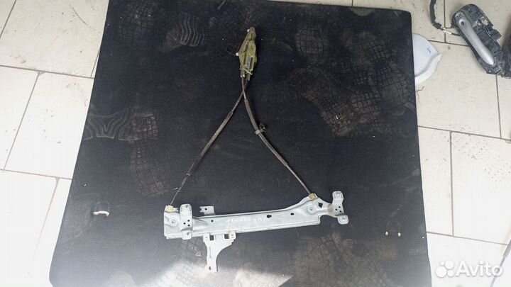 Стеклоподъемник задний Renault fluence