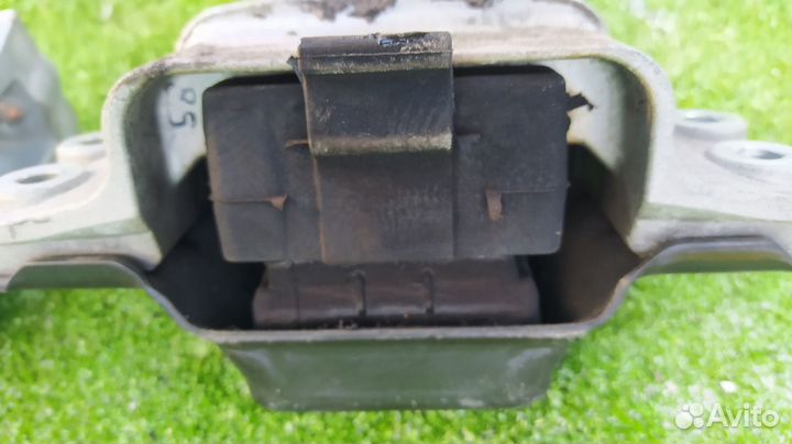 Подушки двс Комплектом Audi A3 sportback CDA 1