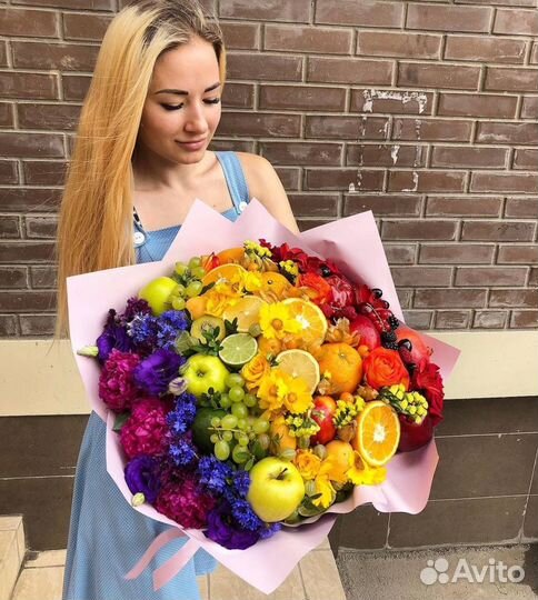 Вкусные букеты из клубники и ягод