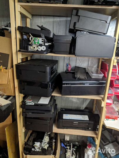 Много разных запчастей на принтеры Epson